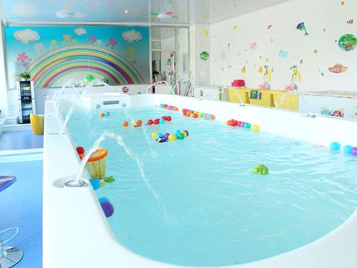 婴儿游泳馆装修，教你几招，既省钱又高端大气！